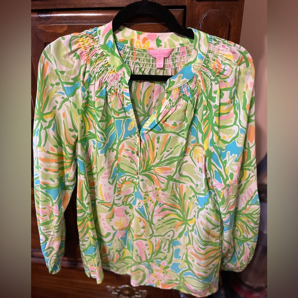 Lily Pulitzer EUC XS Elsa Top Green Elephant print 100% silk